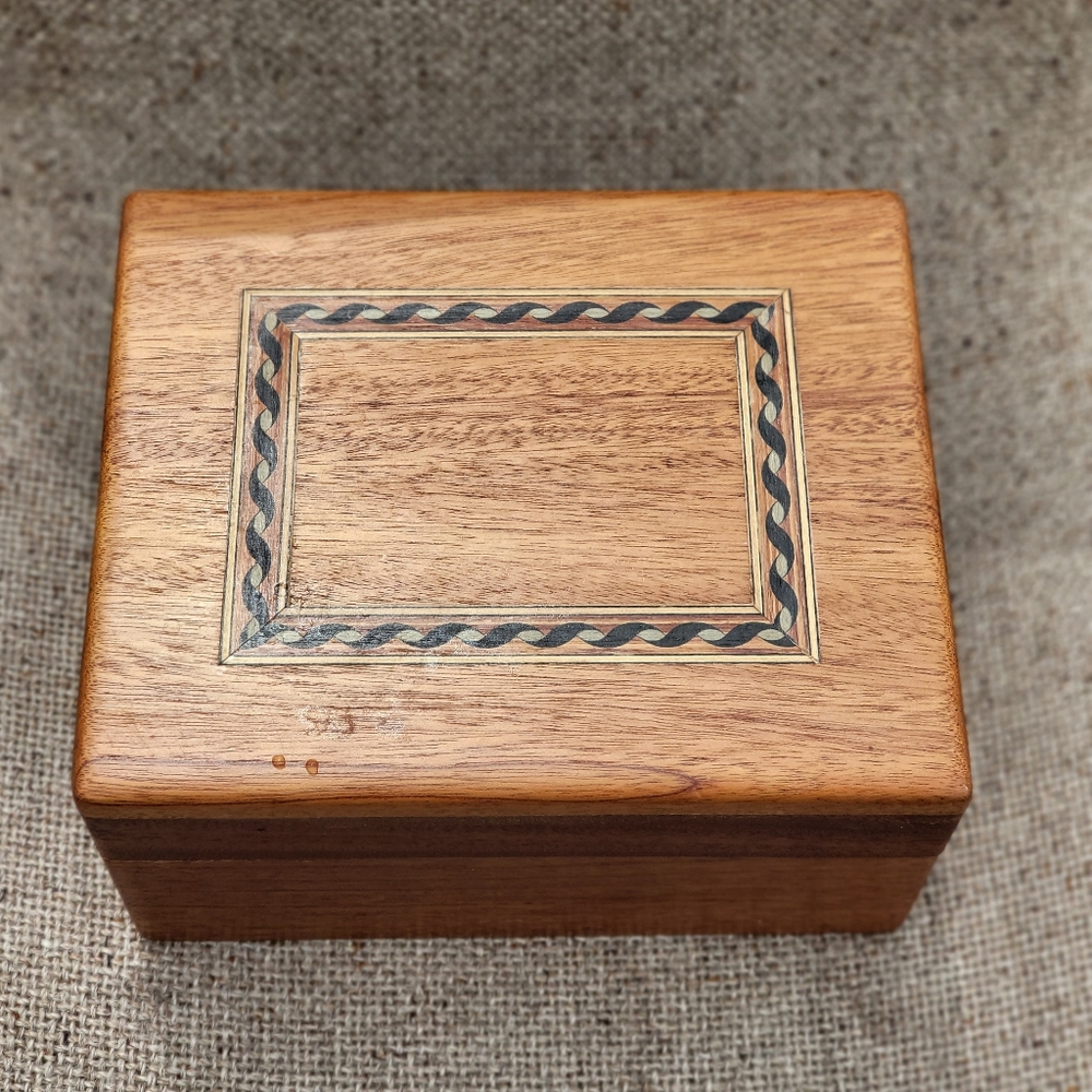 Wooden humidor